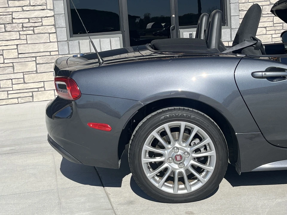2017 Fiat 124 Spider - Image 29 of 31