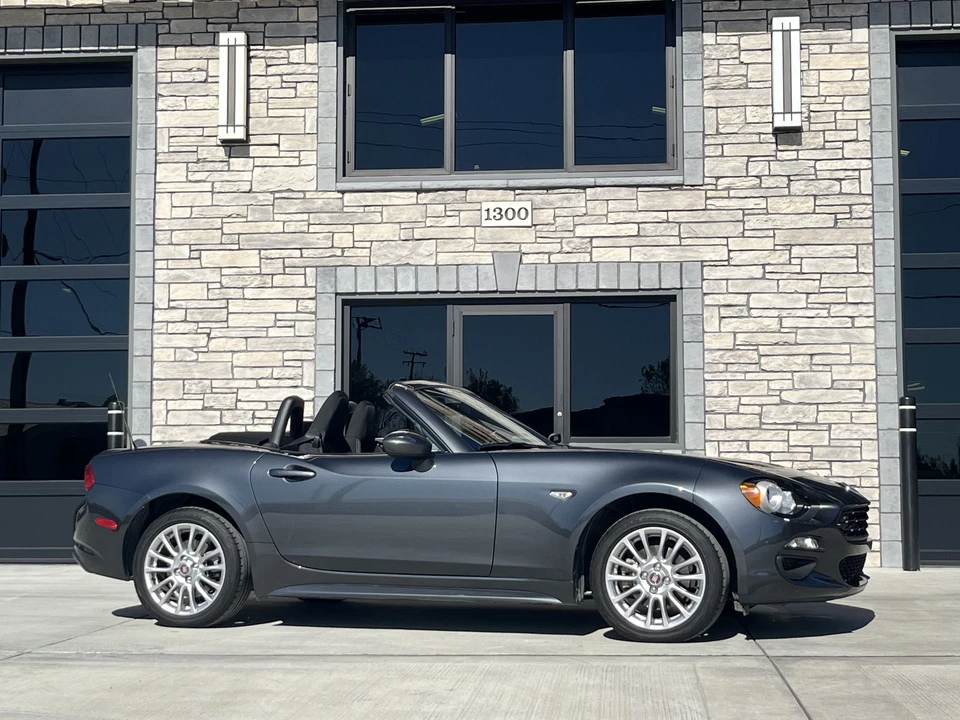 2017 Fiat 124 Spider - Image 9 of 31