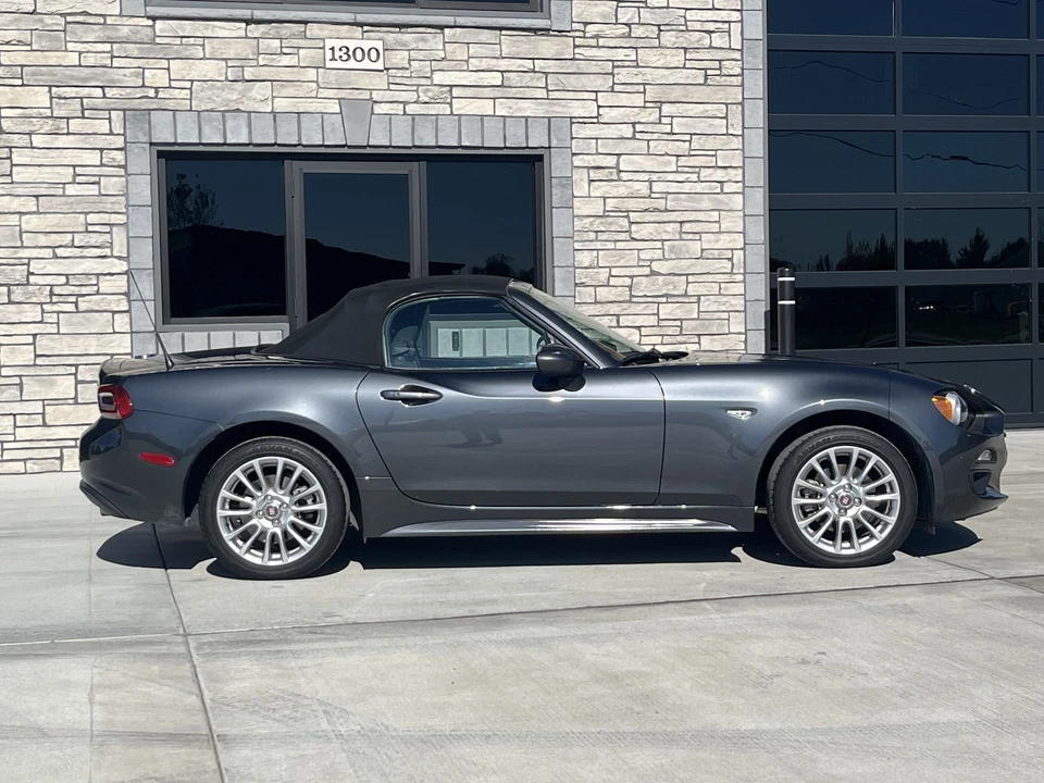2017 Fiat 124 Spider - Image 13 of 31