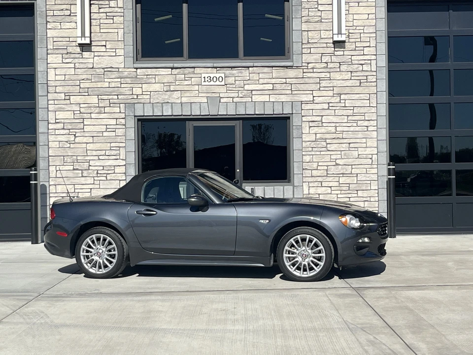 2017 Fiat 124 Spider - Image 4 of 31