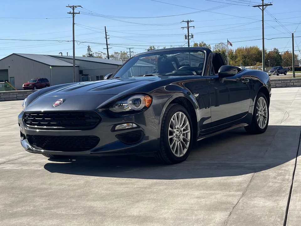 2017 Fiat 124 Spider - Image 5 of 31