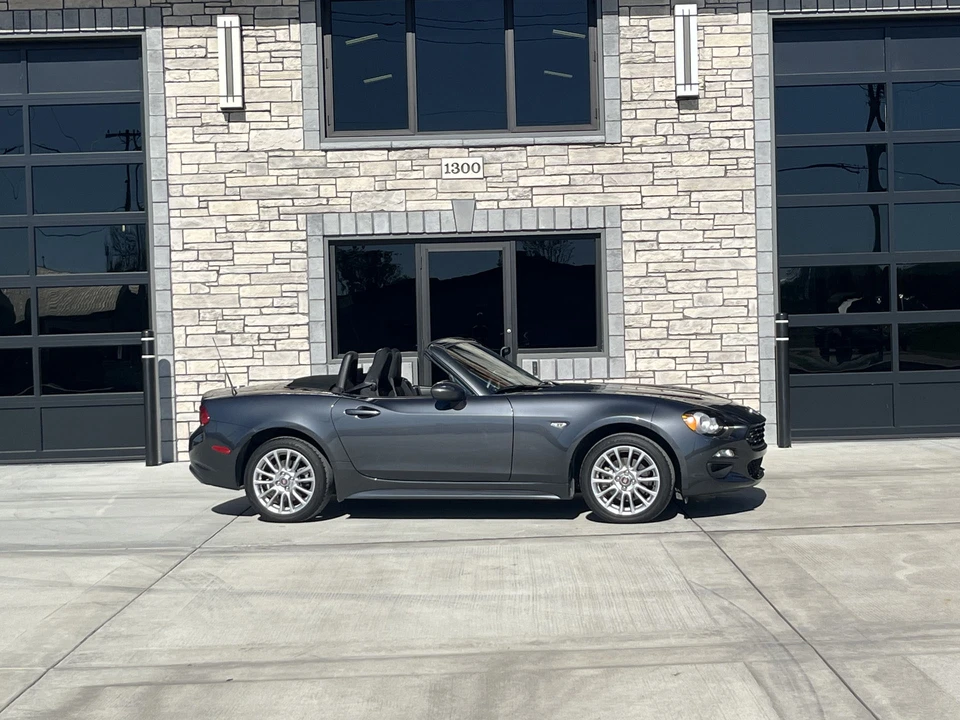 2017 Fiat 124 Spider - Image 3 of 31