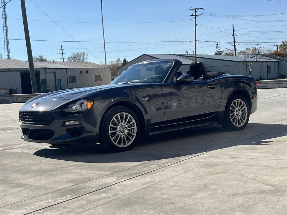 2017 Fiat 124 Spider - Image 8 of 31