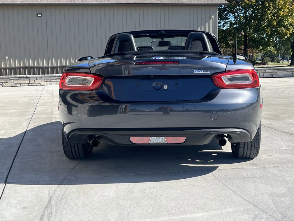 2017 Fiat 124 Spider - Image 23 of 31
