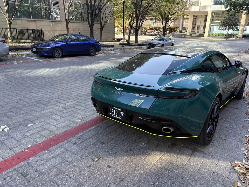 2018 Aston Martin DB11 V12 - Image 24 of 31