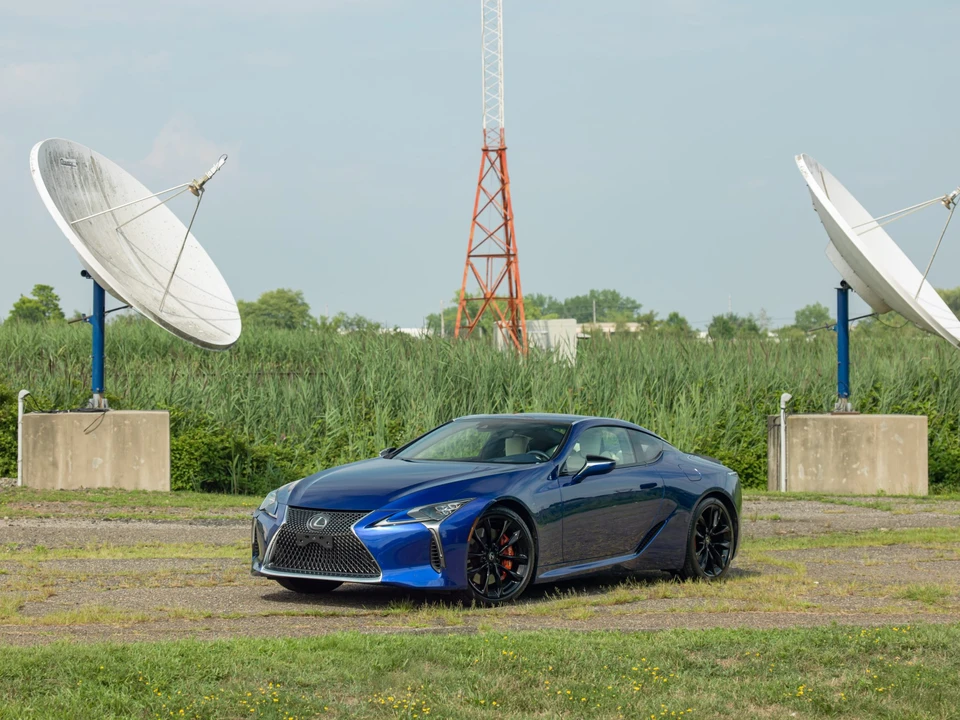 2018 Lexus LC - Image 2 of 31