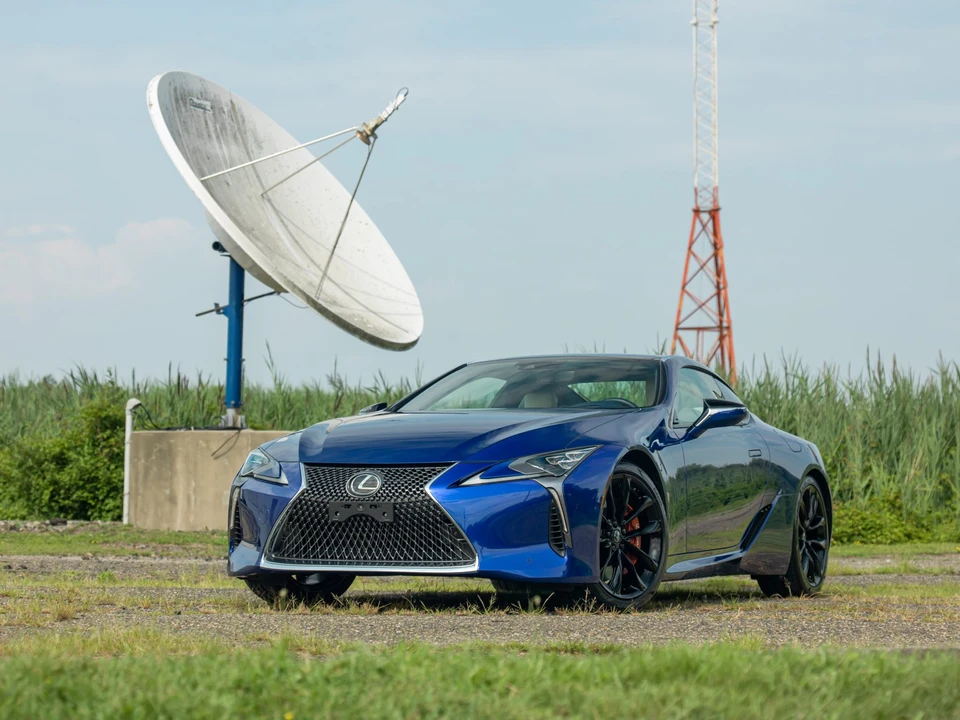 2018 Lexus LC - Image 4 of 31