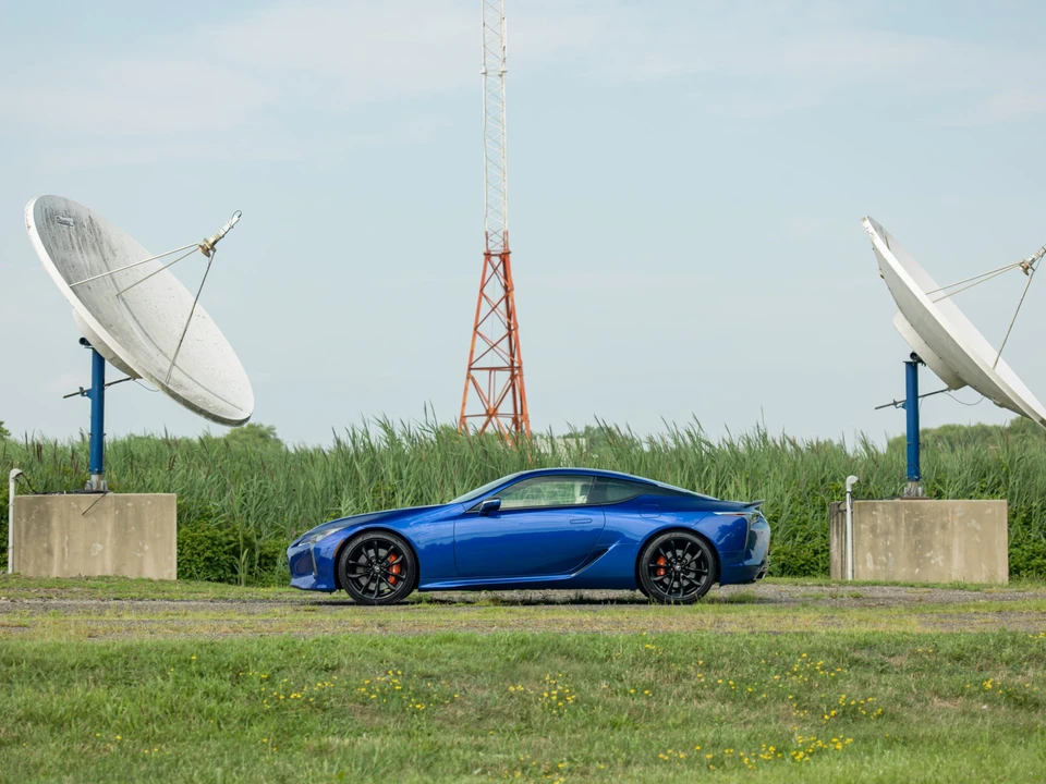 2018 Lexus LC - Image 10 of 31