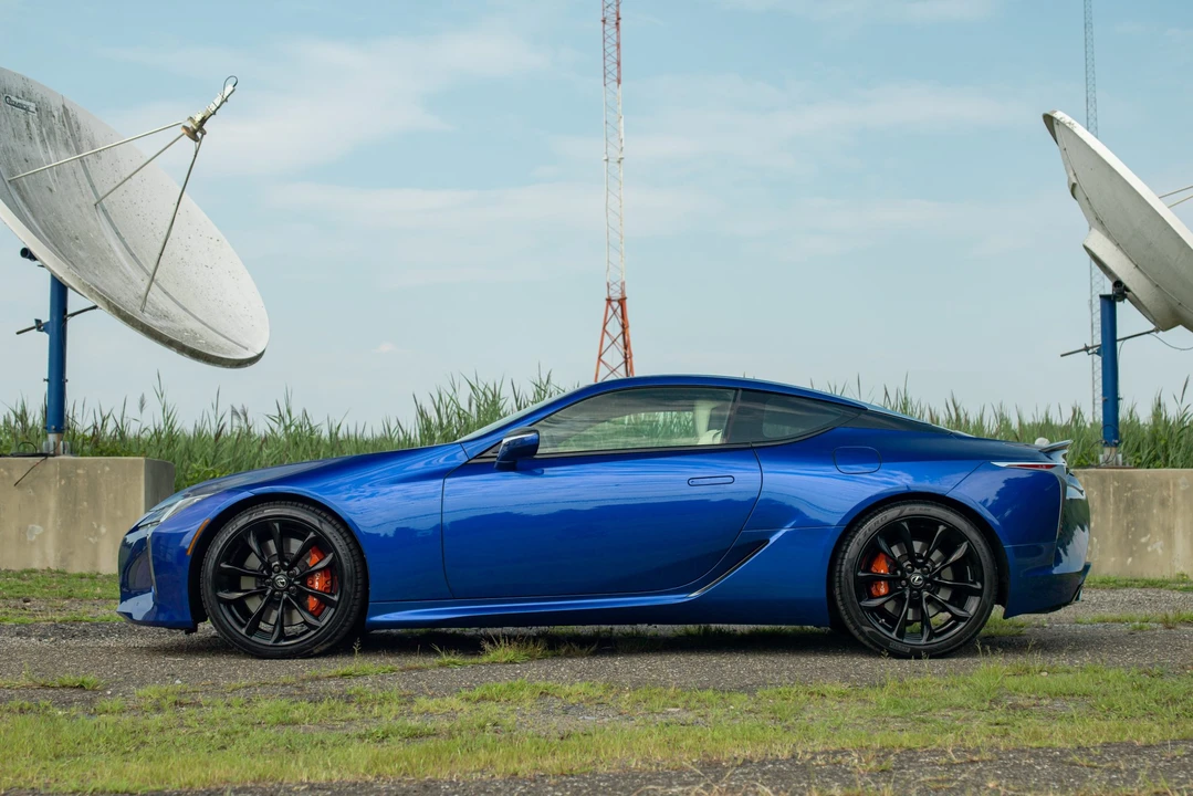 2018 Lexus LC - Image 12 of 31