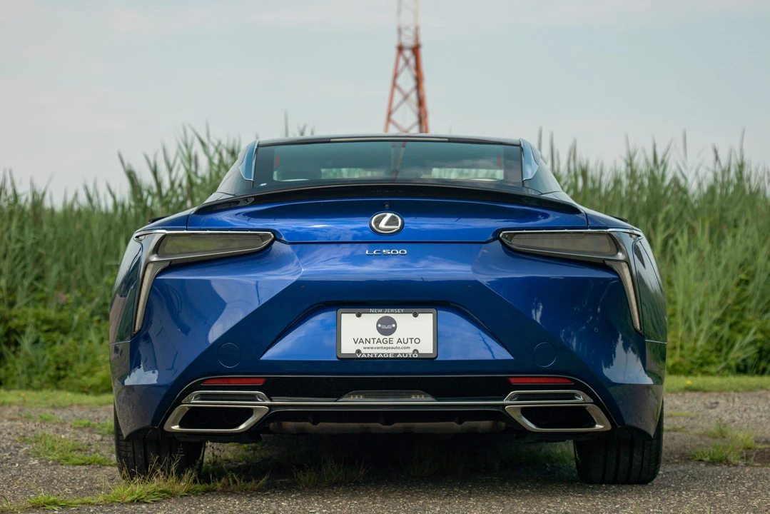 2018 Lexus LC - Image 21 of 31