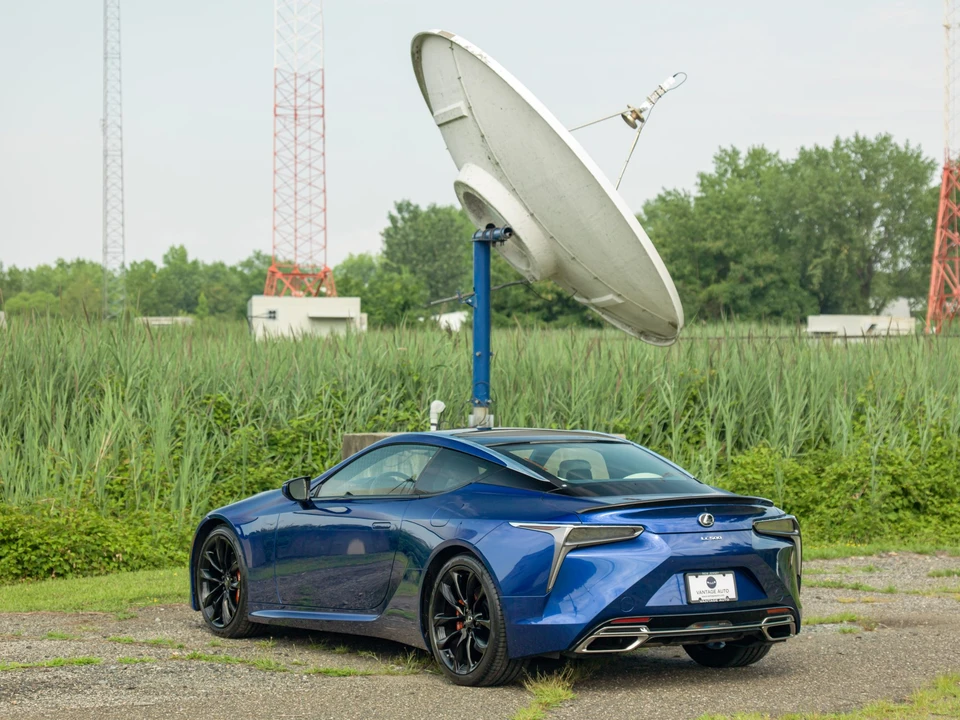 2018 Lexus LC - Image 15 of 31