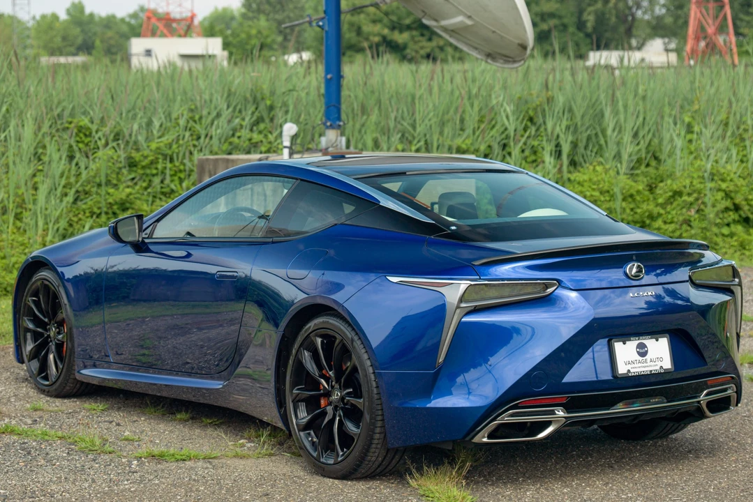 2018 Lexus LC - Image 19 of 31