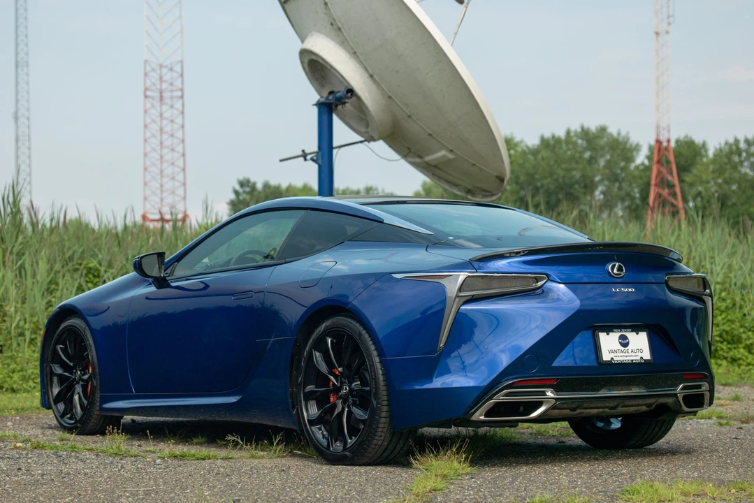 2018 Lexus LC - Image 18 of 31