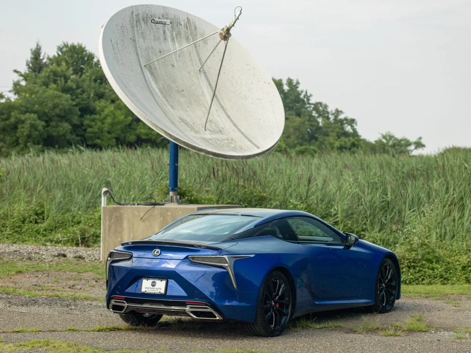 2018 Lexus LC - Image 25 of 31