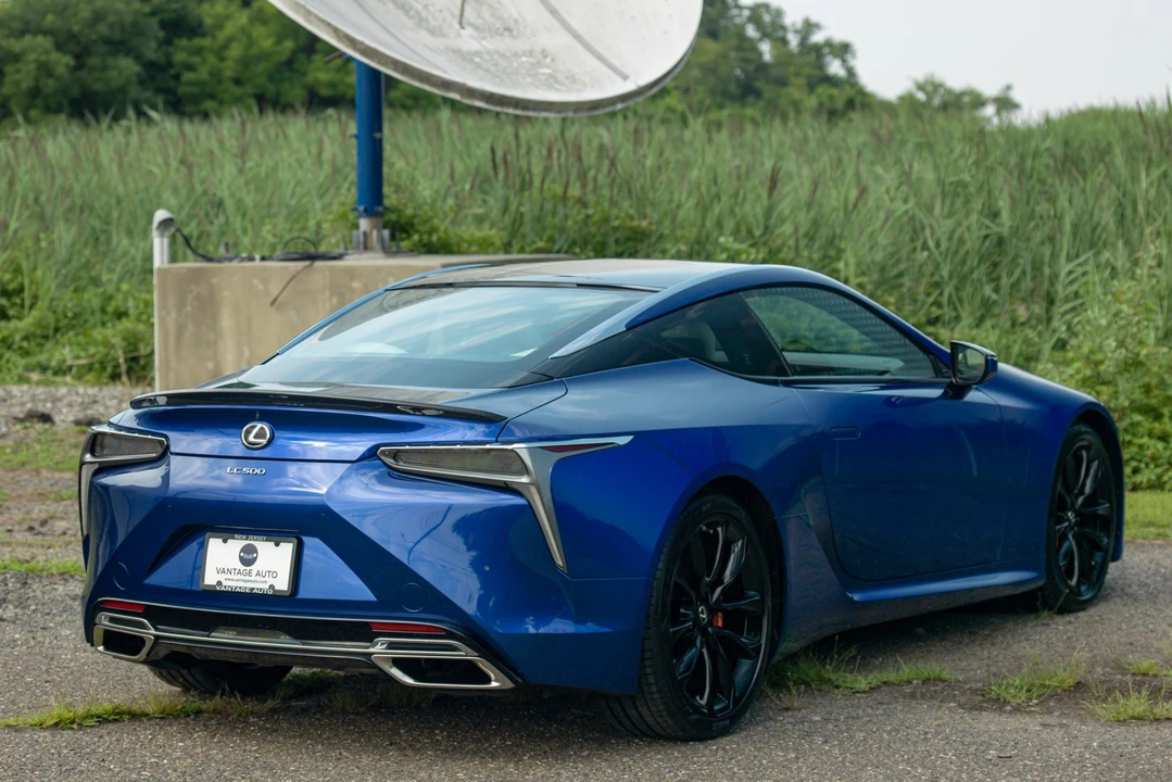 2018 Lexus LC - Image 27 of 31