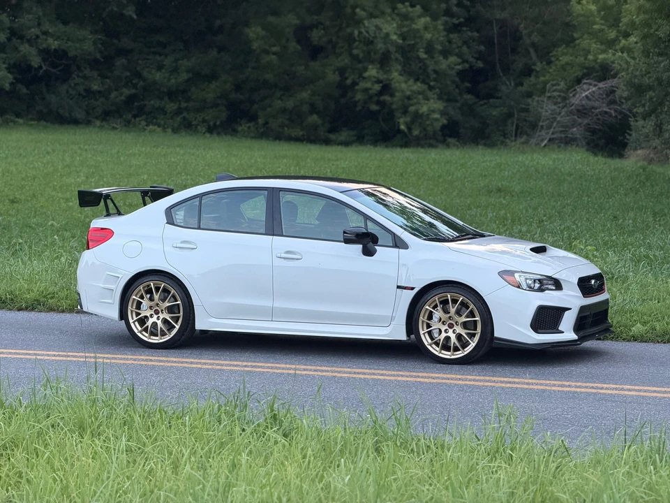 2018 Subaru Impreza WRX STi 4th Gen - Image 27 of 31