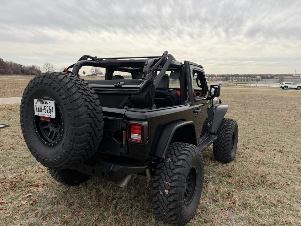 2022 Jeep JL Wrangler - Image 8 of 31