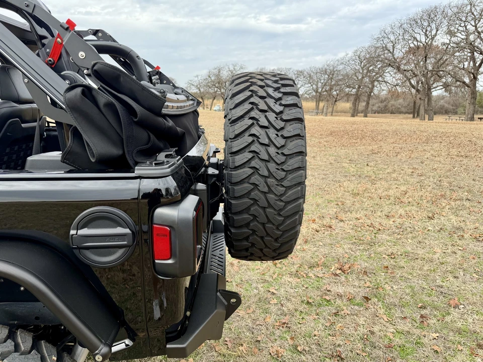2022 Jeep JL Wrangler - Image 30 of 31