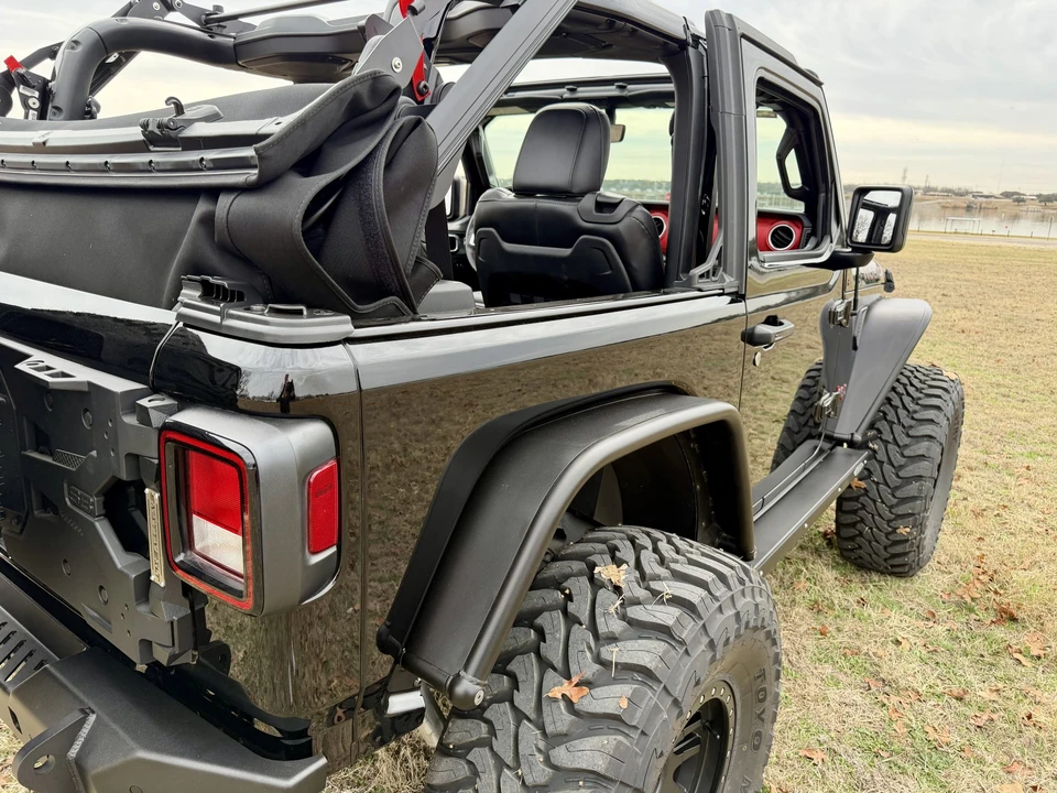 2022 Jeep JL Wrangler - Image 16 of 31