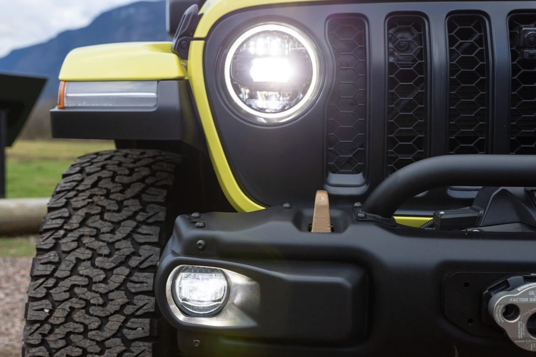 2023 Jeep JL Wrangler - Image 25 of 31