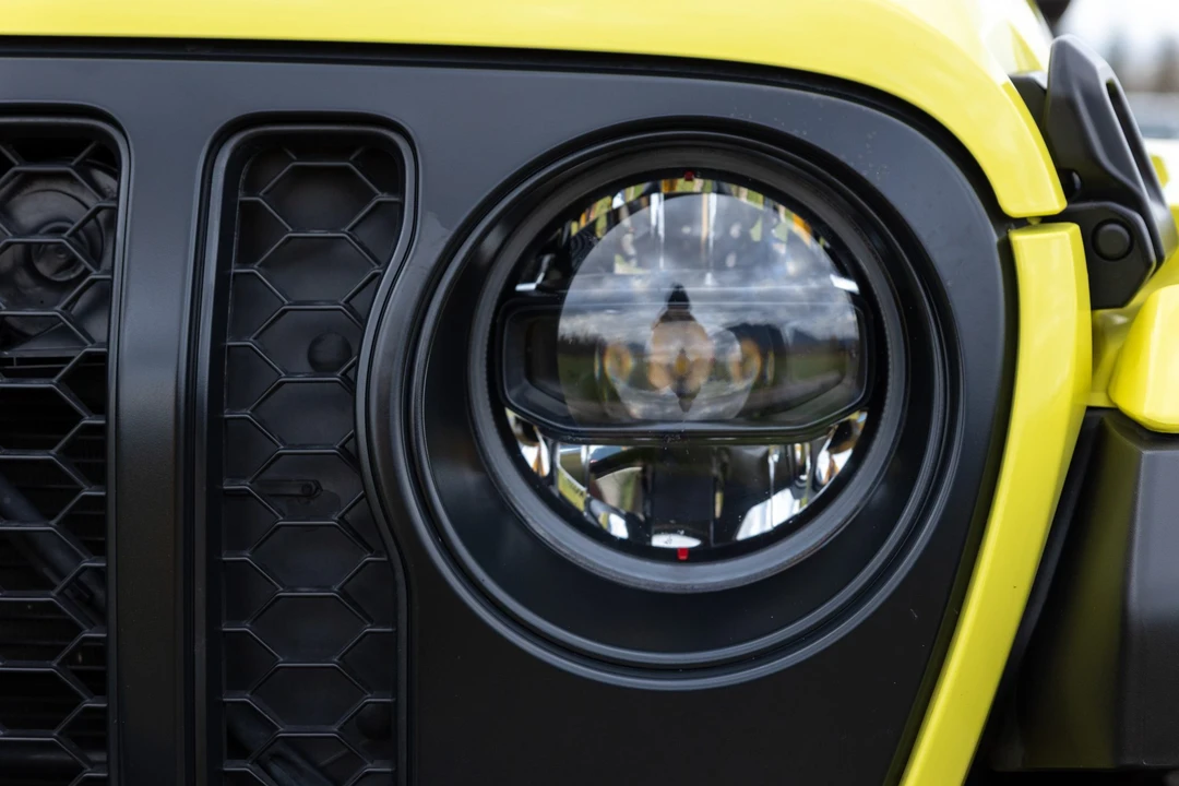 2023 Jeep JL Wrangler - Image 30 of 31