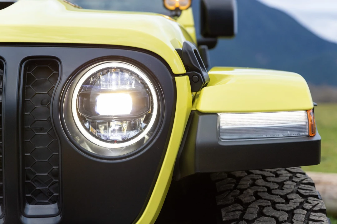 2023 Jeep JL Wrangler - Image 28 of 31