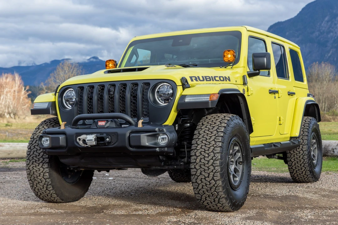 2023 Jeep JL Wrangler - Image 2 of 31