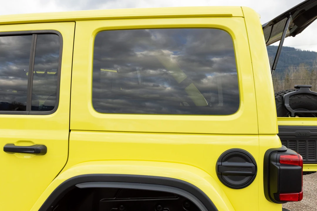 2023 Jeep JL Wrangler - Image 16 of 31