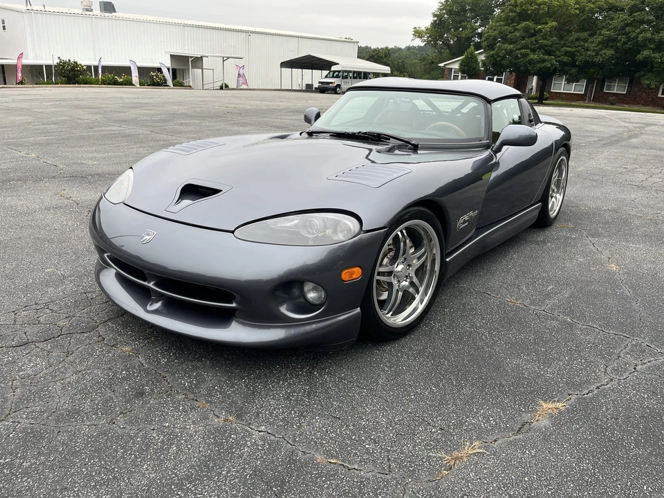 2000 Dodge Viper 2nd Gen - Image 2 of 31