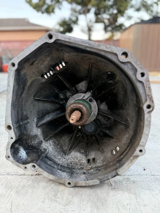 2015 Parts & Memorabilia Gearboxes - Image 6 of 6