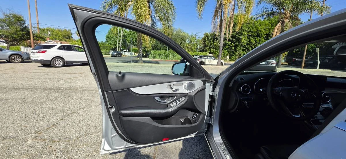 2015 Mercedes-Benz W205 C-Class - Image 11 of 23
