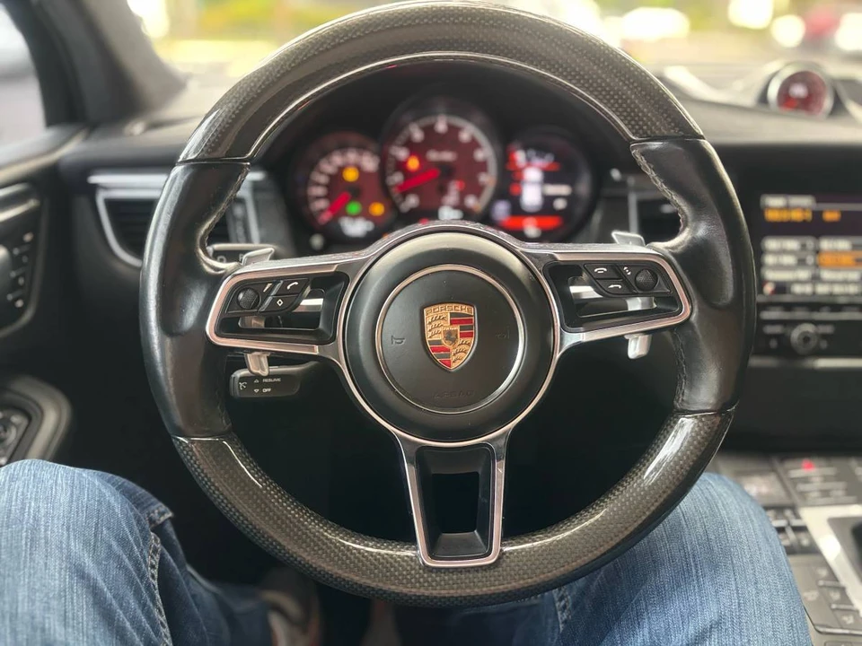 2016 Porsche Macan Turbo - Image 11 of 19
