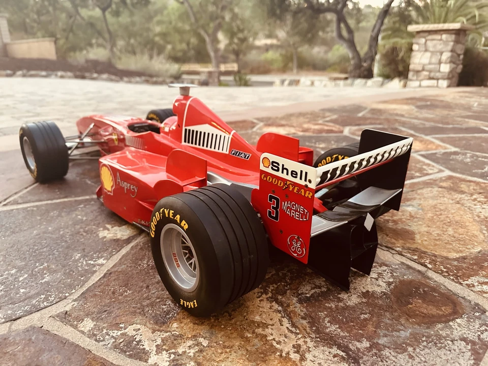 Parts & Memorabilia Scale Models - Image 3 of 31