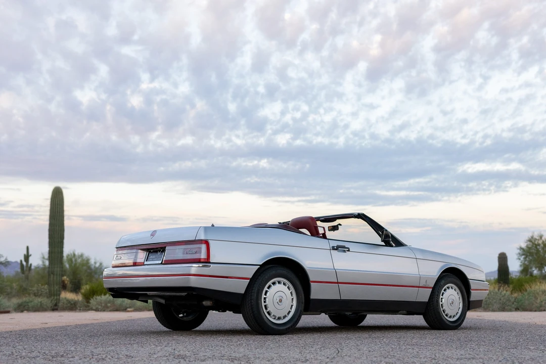 1987 Cadillac Allante - Image 27 of 31