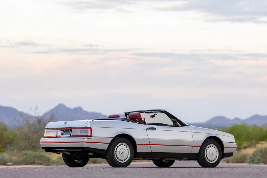 1987 Cadillac Allante - Image 26 of 31