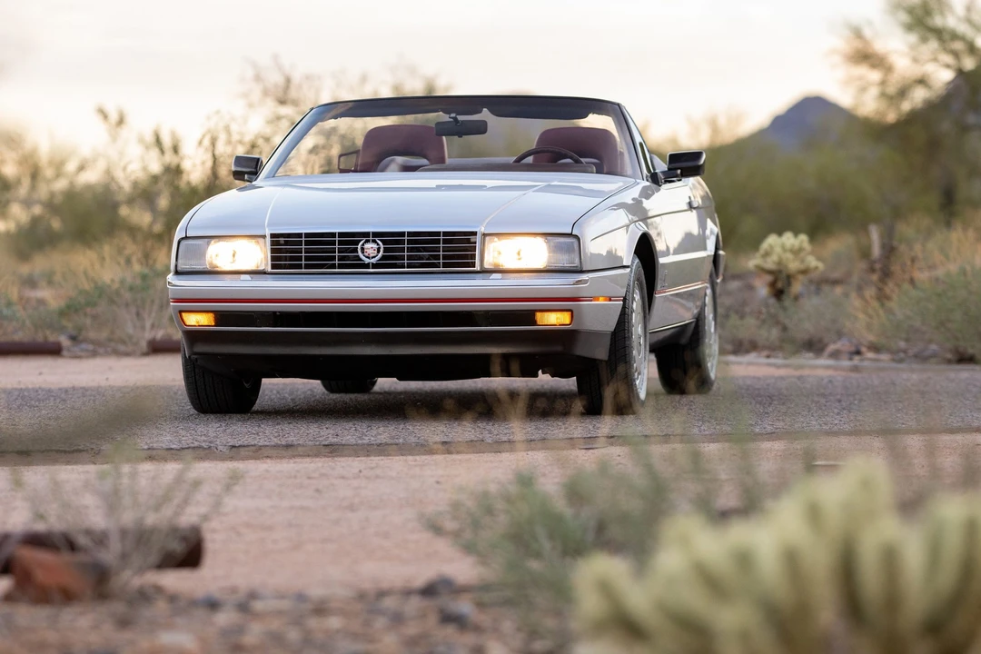 1987 Cadillac Allante - Image 11 of 31