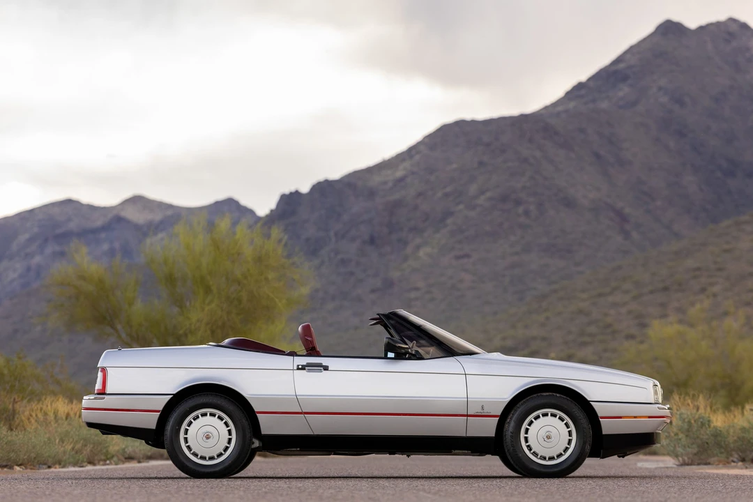1987 Cadillac Allante - Image 25 of 31
