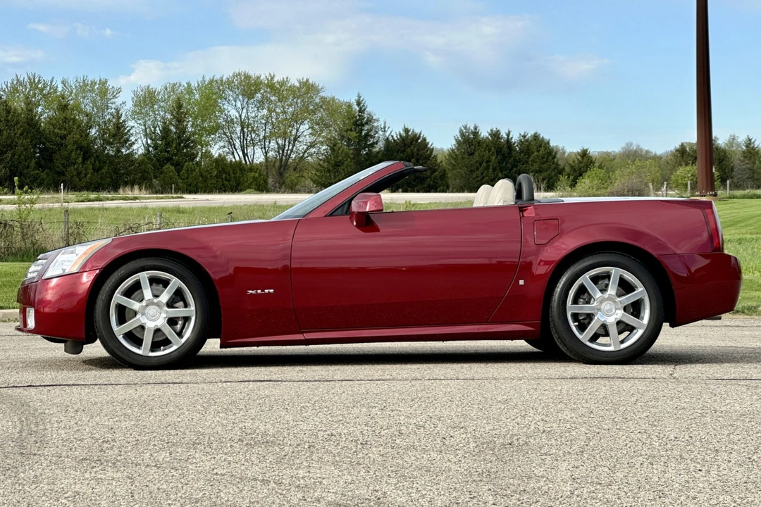 2006 Cadillac XLR - Image 20 of 31
