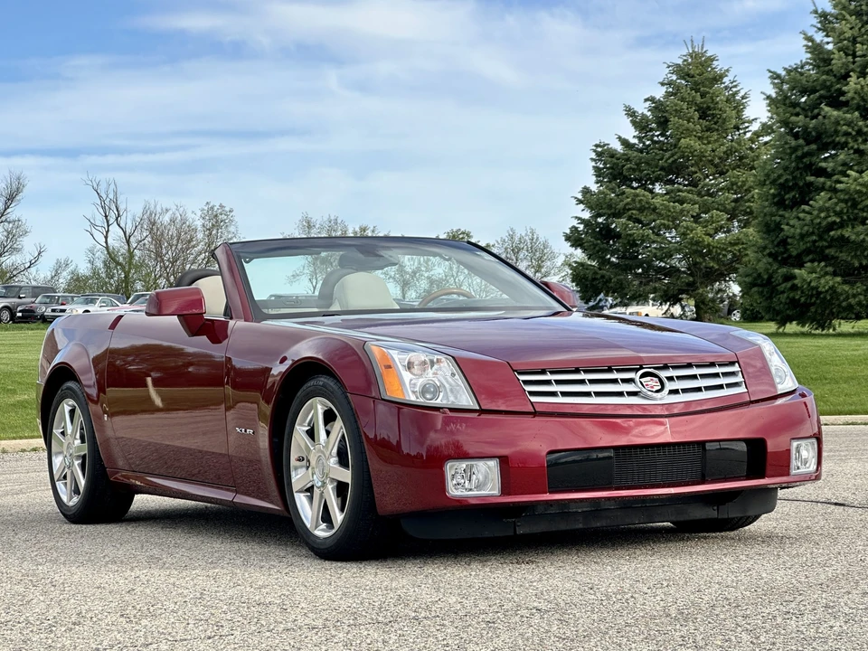 2006 Cadillac XLR - Image 25 of 31