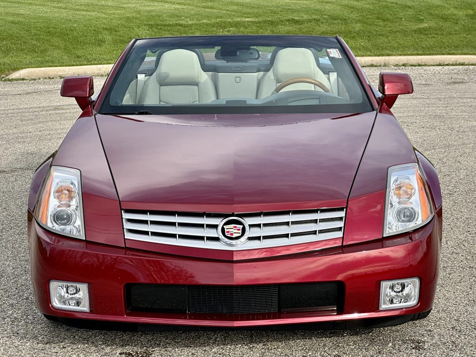 2006 Cadillac XLR - Image 27 of 31