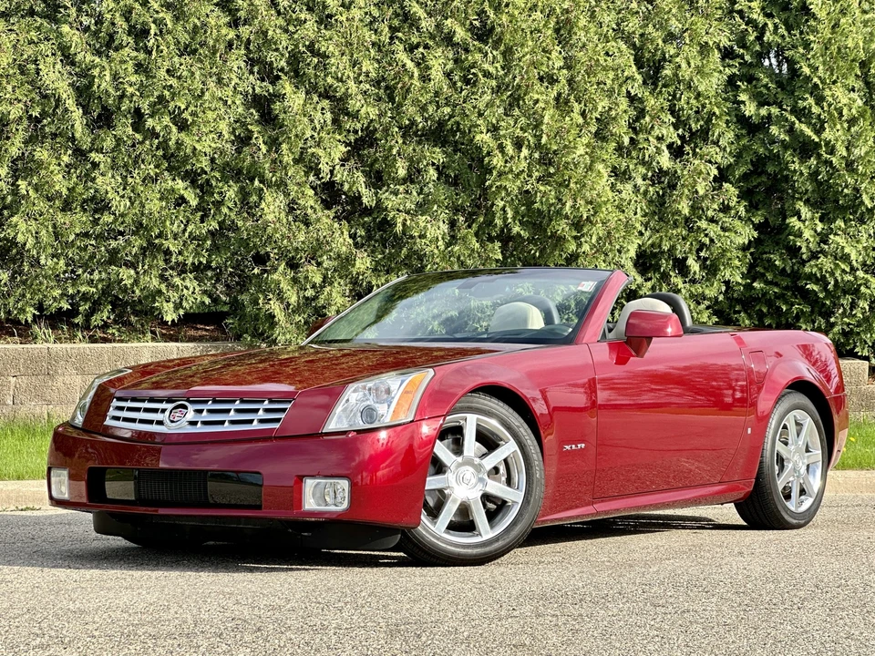 2006 Cadillac XLR - Image 2 of 31