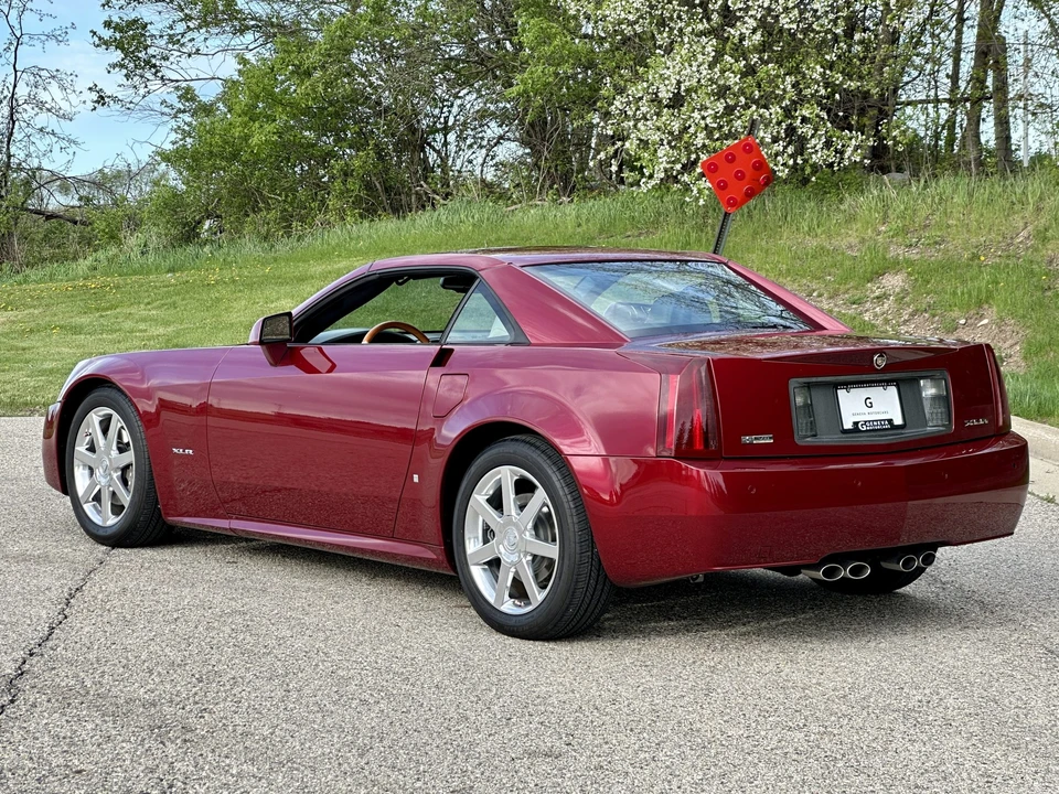 2006 Cadillac XLR - Image 13 of 31