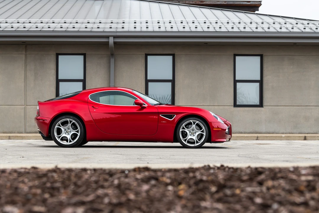 2008 Alfa Romeo 8C Competizione - Image 11 of 31