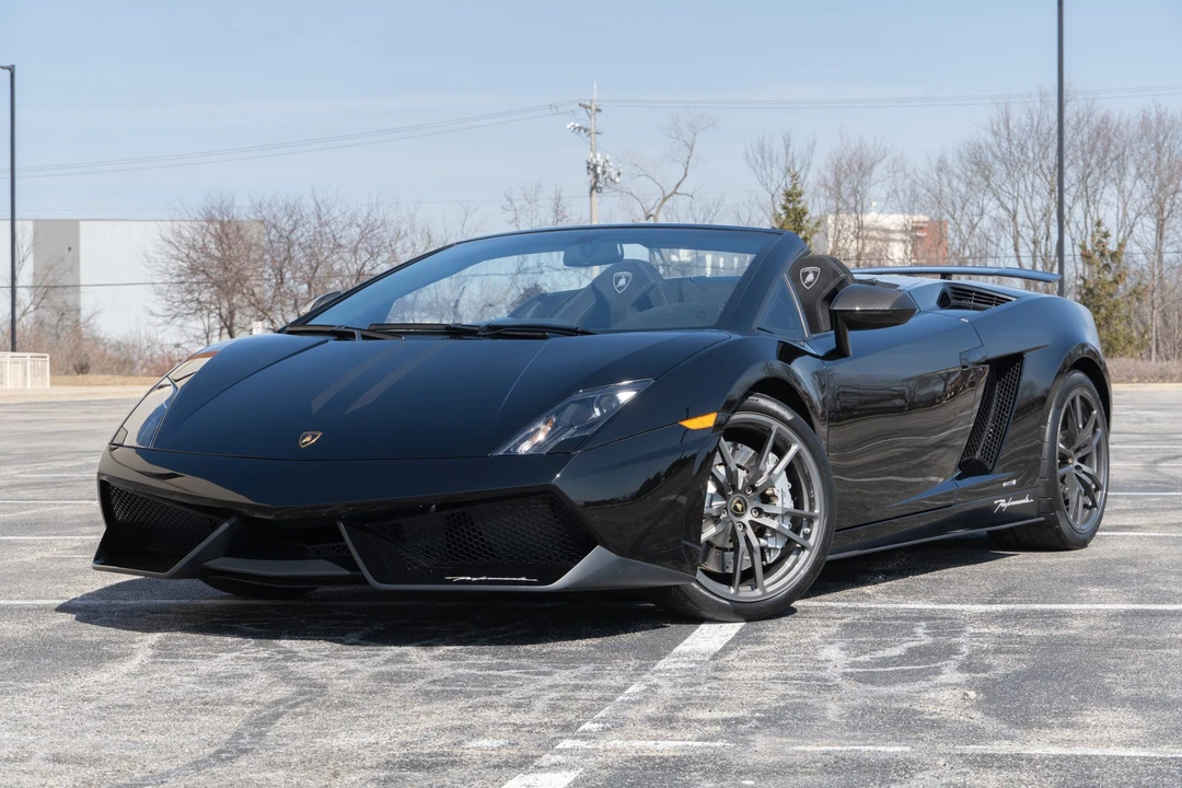 2012 Lamborghini Gallardo LP570-4 Spyder Performante - Image 2 of 31