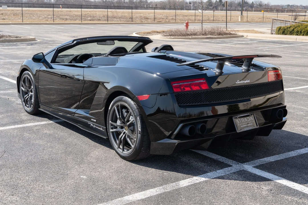 2012 Lamborghini Gallardo LP570-4 Spyder Performante - Image 17 of 31