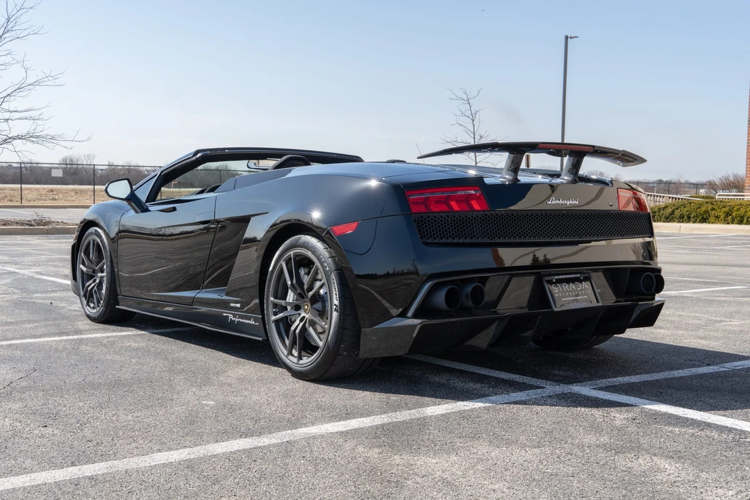 2012 Lamborghini Gallardo LP570-4 Spyder Performante - Image 18 of 31