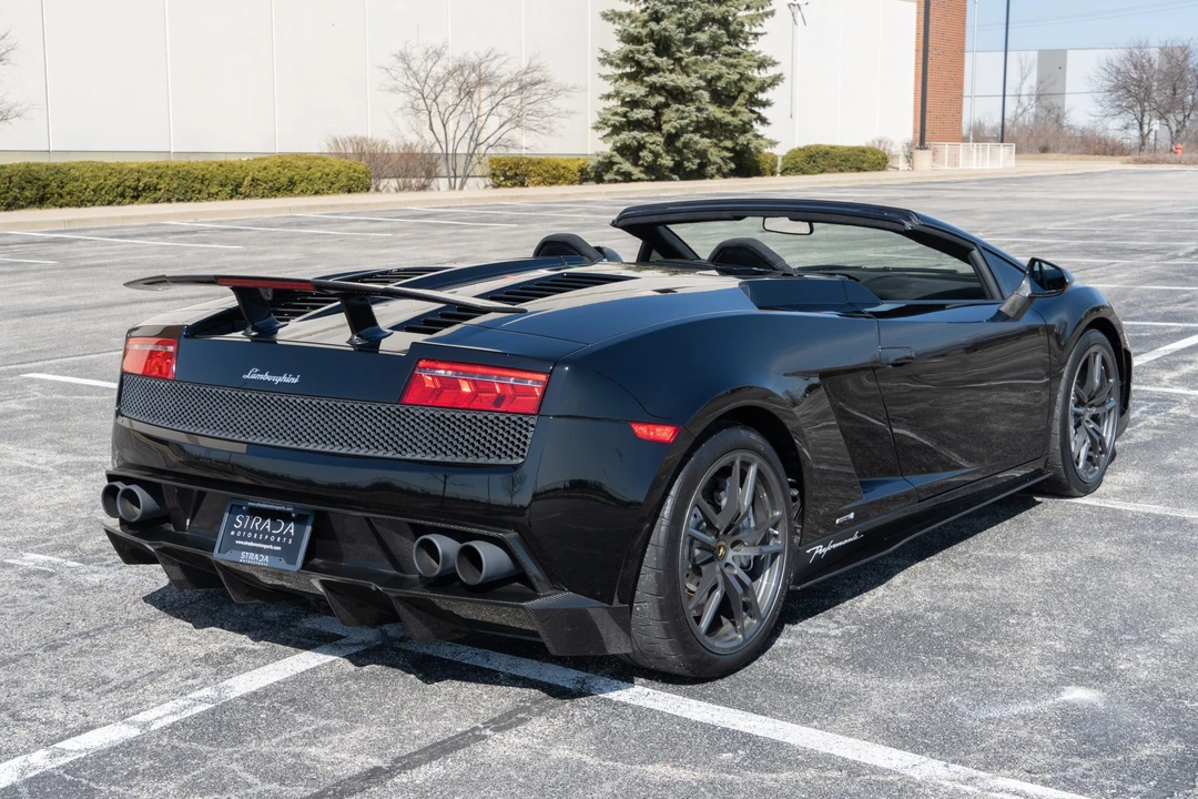 2012 Lamborghini Gallardo LP570-4 Spyder Performante - Image 13 of 31