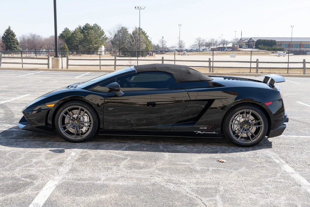 2012 Lamborghini Gallardo LP570-4 Spyder Performante - Image 27 of 31