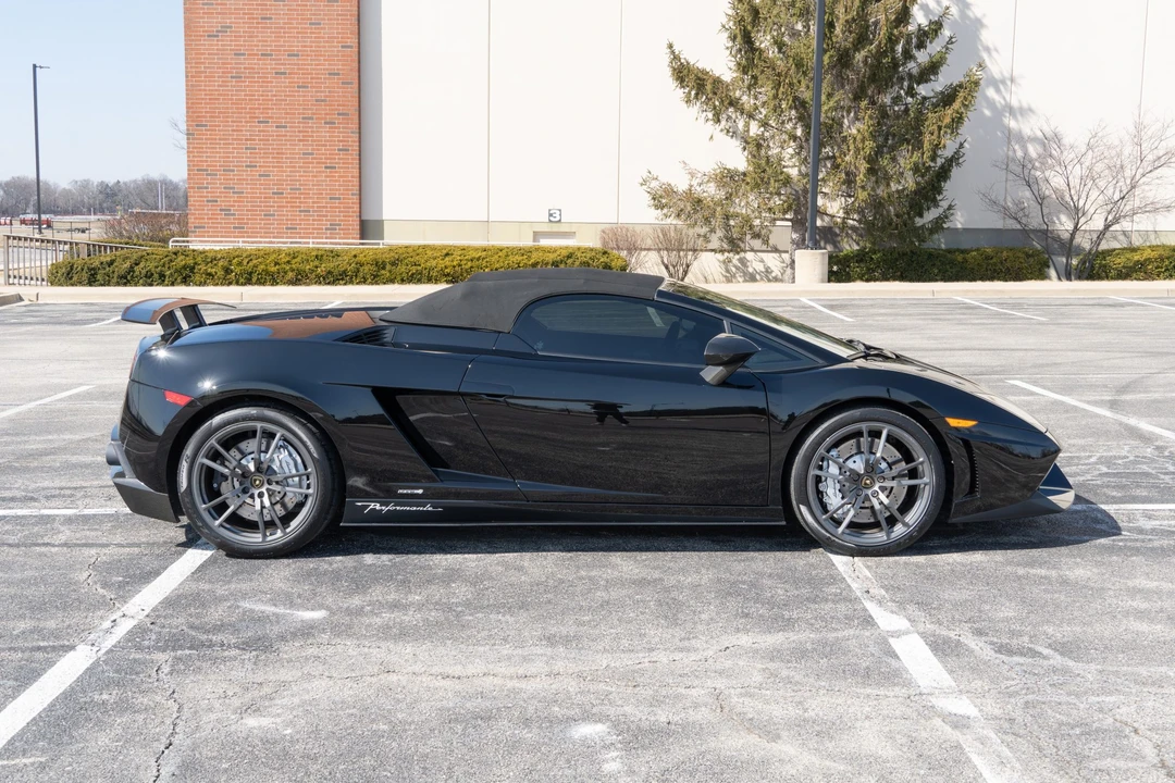 2012 Lamborghini Gallardo LP570-4 Spyder Performante - Image 23 of 31