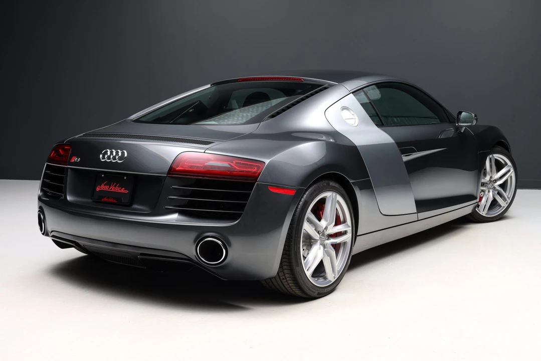 2015 Audi 42 R8 - Image 10 of 31